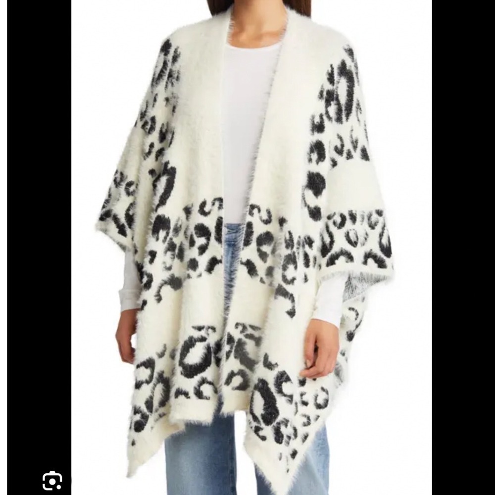 Roffe Leopard Print Ivory Black Soft Fuzzy Knit Shrug Open Front One Size‎